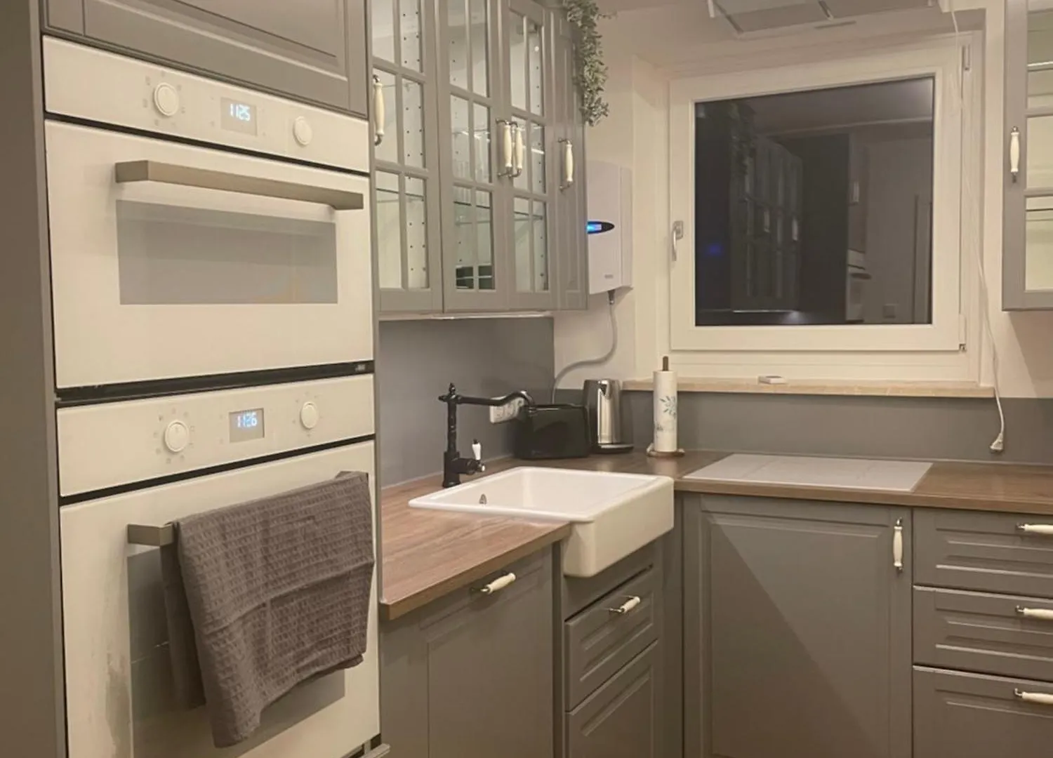 Stylisches Apartment Mit Dachterrasse Und Whirlpool Gersthofen 0*,  Duitsland