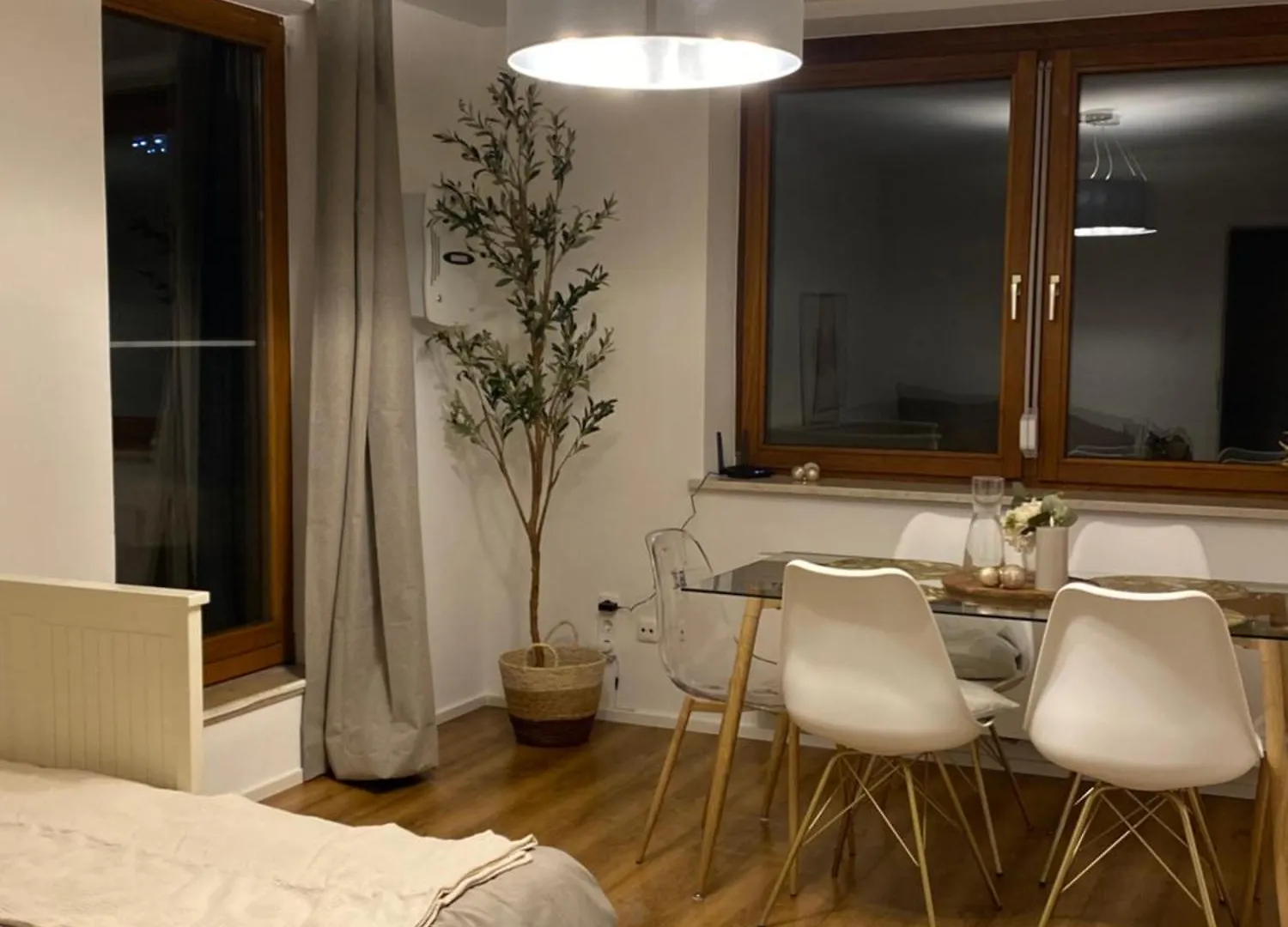 Stylisches Apartment Mit Dachterrasse Und Whirlpool Gersthofen