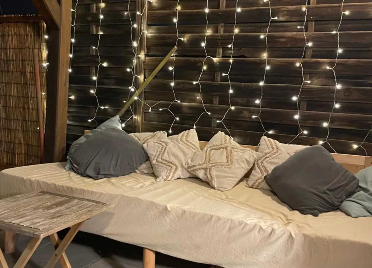 Stylisches Apartment Mit Dachterrasse Und Whirlpool Gersthofen