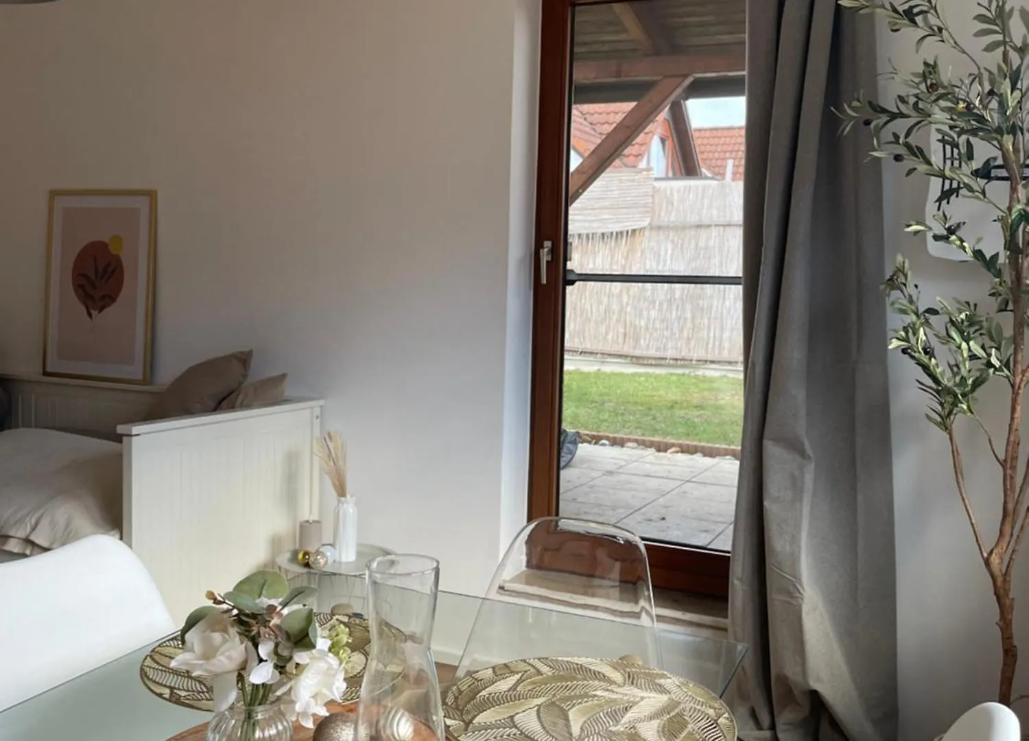 Stylisches Apartment Mit Dachterrasse Und Whirlpool Gersthofen