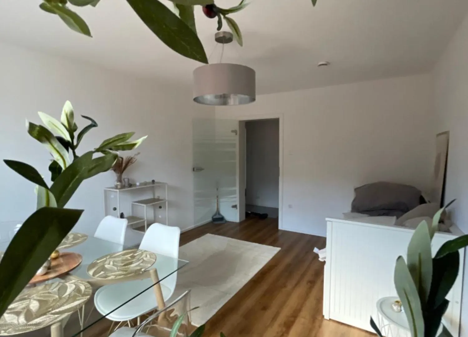 Stylisches Apartment Mit Dachterrasse Und Whirlpool Gersthofen Duitsland