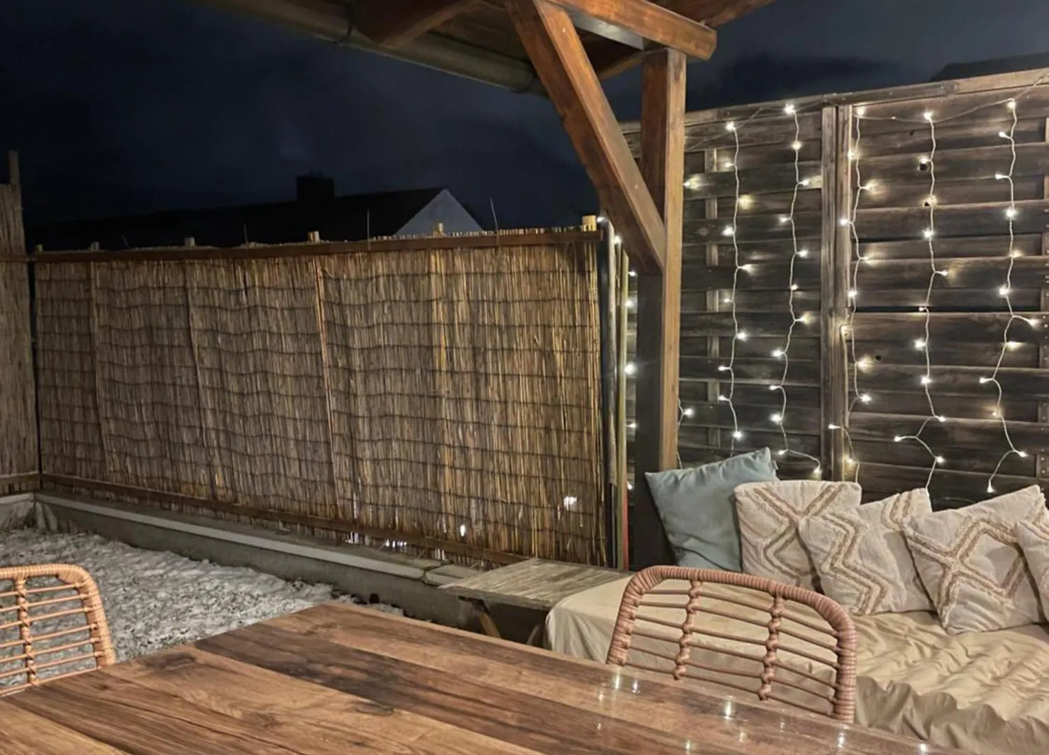 Stylisches Apartment Mit Dachterrasse Und Whirlpool Gersthofen